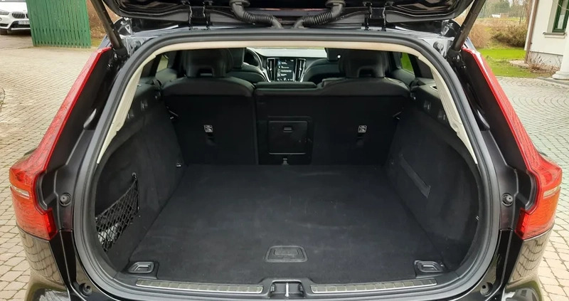 Volvo V60 Cross Country cena 119900 przebieg: 64800, rok produkcji 2020 z Biała małe 667